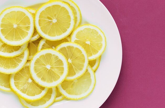 Лимон містить в собі вітамін C, який є стимулятором потенції